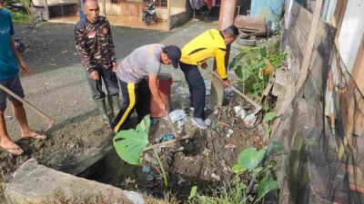 Respon Keluhan Masyarakat, Polisi Bergotong Royong Ditahun Baru
