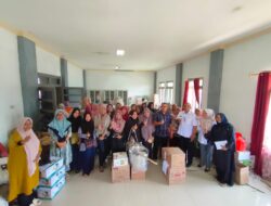 Mengawali Tahun 2023, Sunardi Hombing Salurkan Peralatan Rumah Tangga Kepada Warga Simeulue