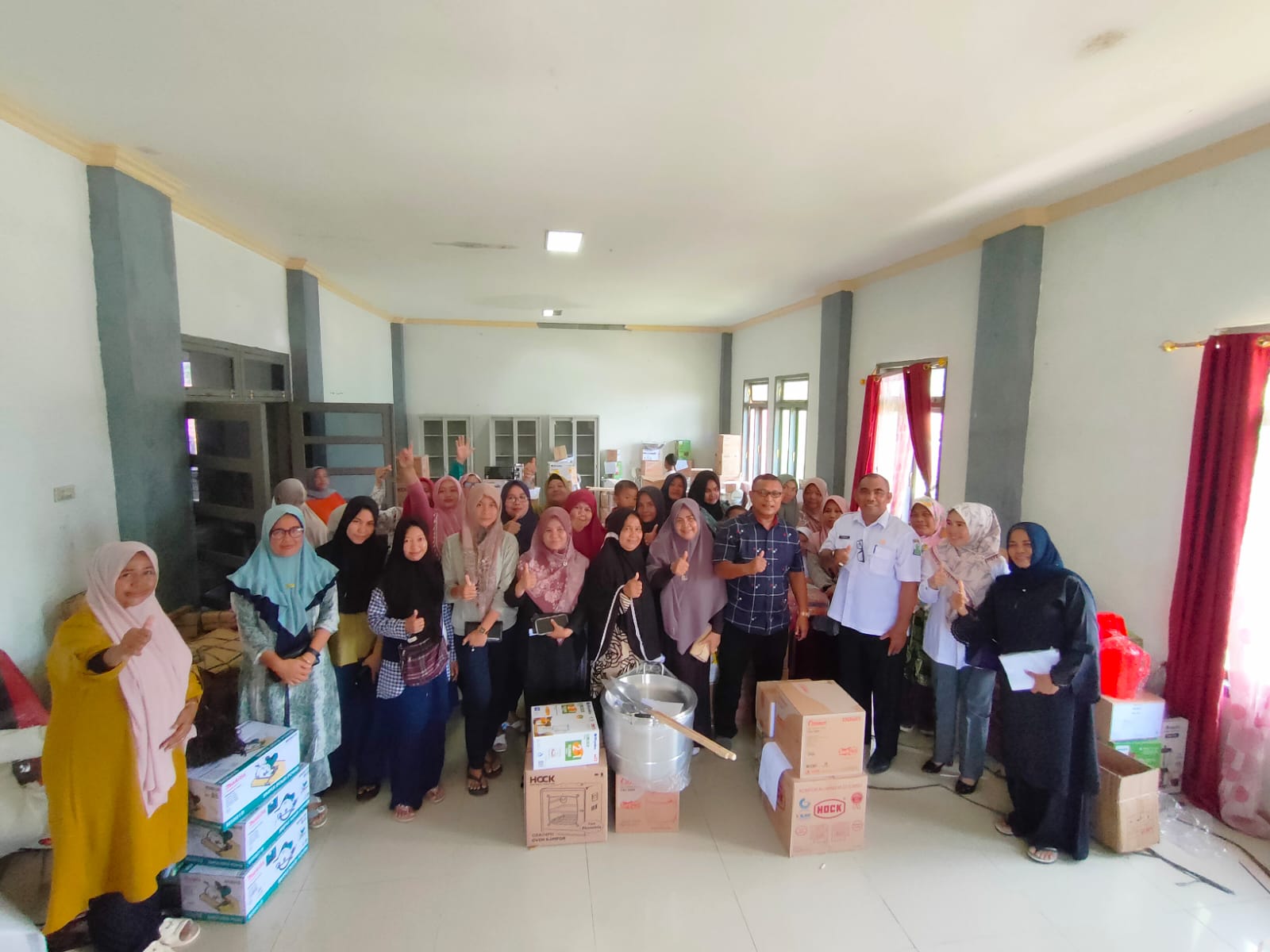 Mengawali Tahun 2023, Sunardi Hombing Salurkan Peralatan Rumah Tangga Kepada Warga Simeulue 1 IMG 20230104 WA0009