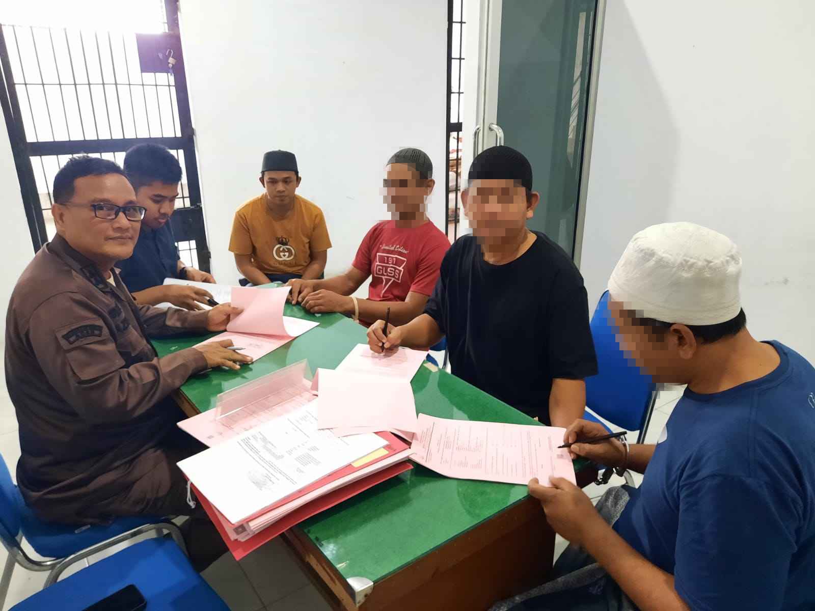 Terlibat Tindak Pidana Keimigrasian, Tiga Pelaku dan Barang Bukti Dilimpahkan ke Kejaksaan 1 IMG 20230119 WA0029 11zon