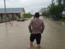 Tanggul Jebol, Banjir Rendam Pemukiman Penduduk Gampong Kecamatan Samudera