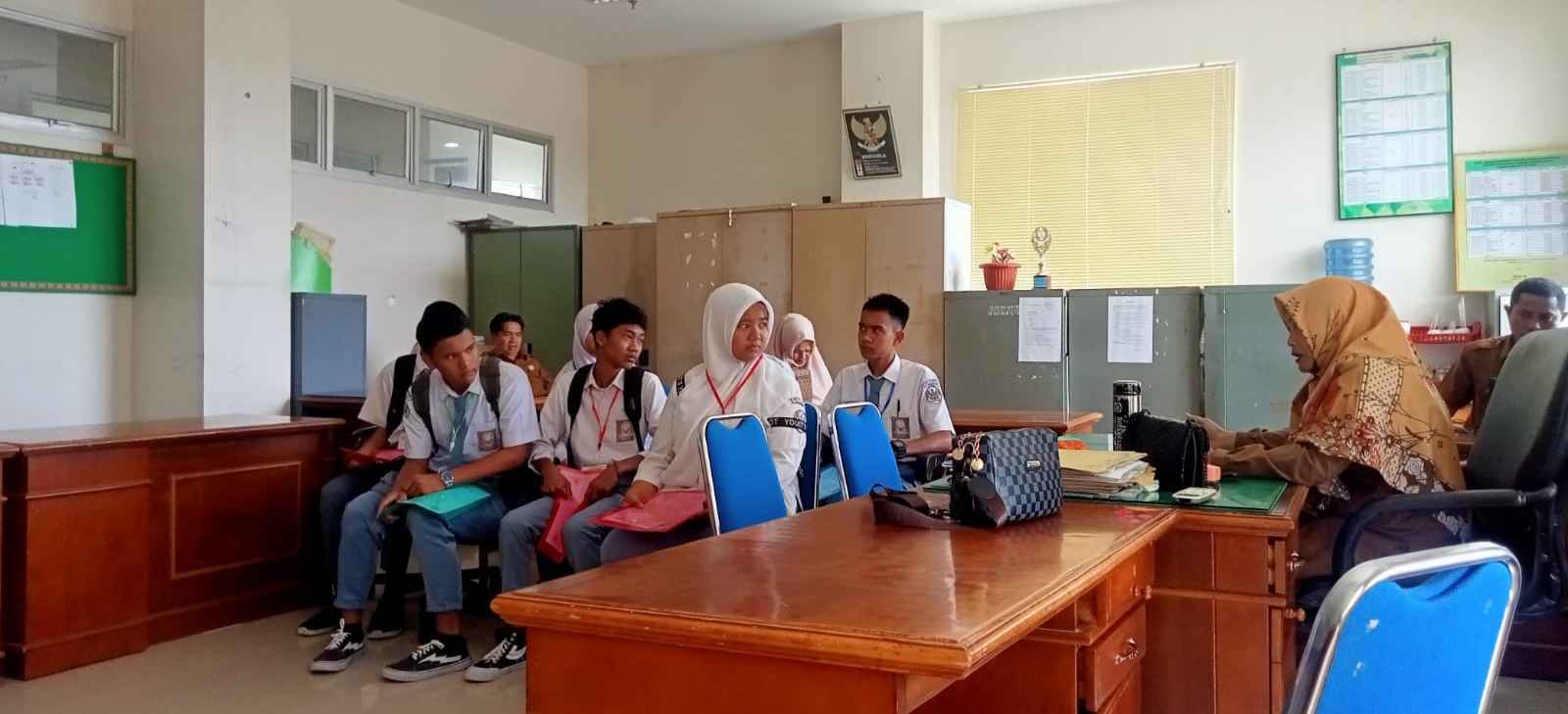 Kesra Setdakab Terima 7 Siswa Prakrin SMKN 1 Simeulue Timur 1 IMG 20230116 183758 11zon 1