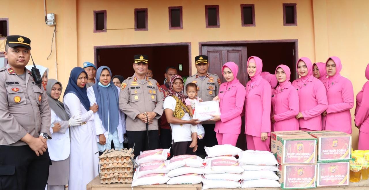 Kapolres Aceh Utara bersama Ketua Bhayangkari
