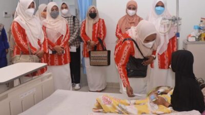 DWP Aceh Kunjungi Pasien Kanker dan Thalasemia Anak di RSUDZA