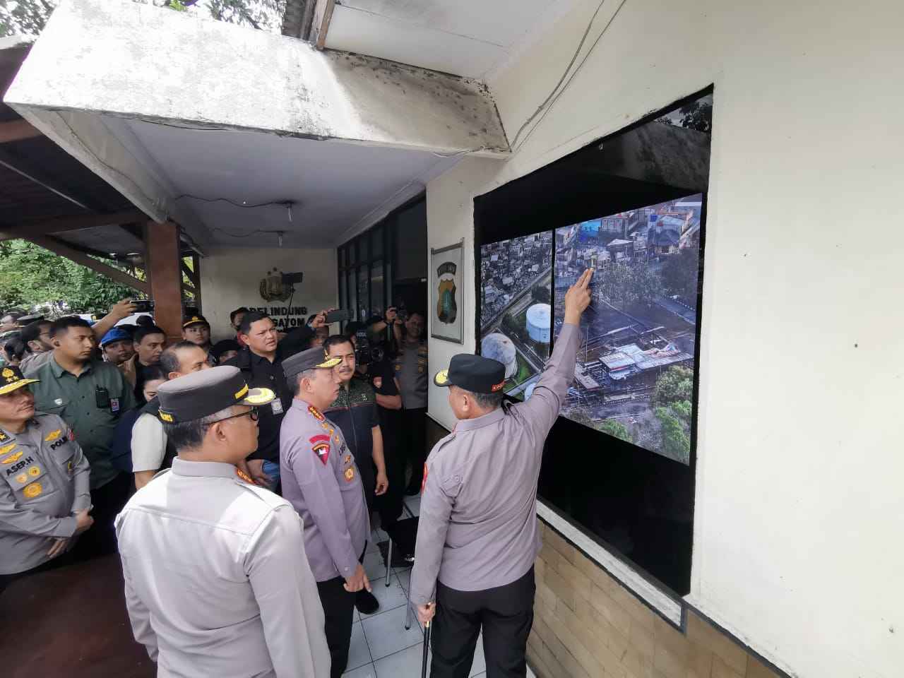 Depo Pertamina Plumpang Kebakaran, Kapolri Tinjau Lokasi 1 IMG 20230304 WA0007 11zon