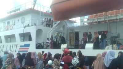 Mahasiswa Simeulue Padati KMP Sabuk Nusantara 110 Tujuan Pelabuhan Calang