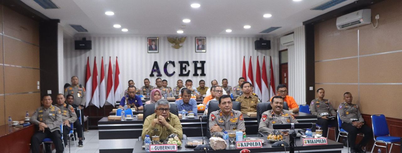 Kapolda Aceh Irjen Ahmad Haydar didampingi Wakapolda Brigjen Syamsul Bahri menghadiri acara peluncuran atau launching aplikasi SIGNAL