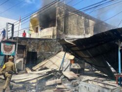 Breaking News: Sijago Merah Lalap 4 Unit Toko di Aceh Barat