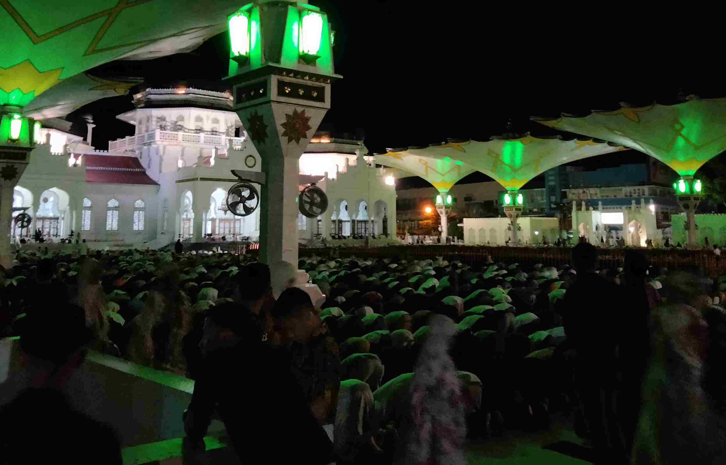 Malam Tarawih Pertama, Jama'ah Padati Masjid Raya Baiturrahman 1 Malam Tarawih di Masjid Raya Baiturrahman Banda