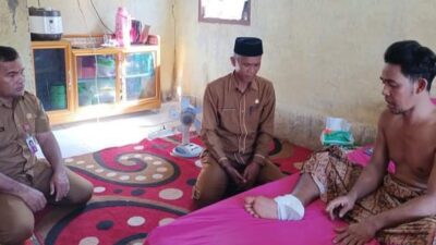 Pj Sekda Simeulue Asludin M.Kes Jenguk Korban yang Dianiaya WNA