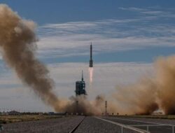 Pertama Kalinya, China Kirim Warga Sipil ke Luar Angkasa