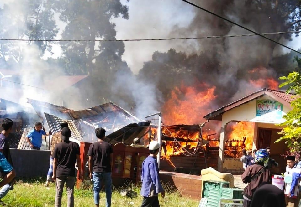 rumah warga terbakar di agara