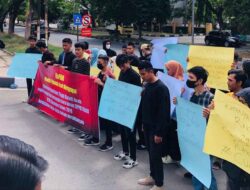 Demo Kejati Aceh, KoPAM Minta Proses Tersangka Baru Kasus SPPD Fiktif DPRK Simeulue