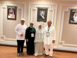 Bertemu Usai Lempar Jamrah, Anis dan Puan Saling Mendoakan