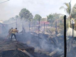 Akibat Arus Pendek Listrik, 8 Unit Kios di Blang Bintang Ludes Terbakar