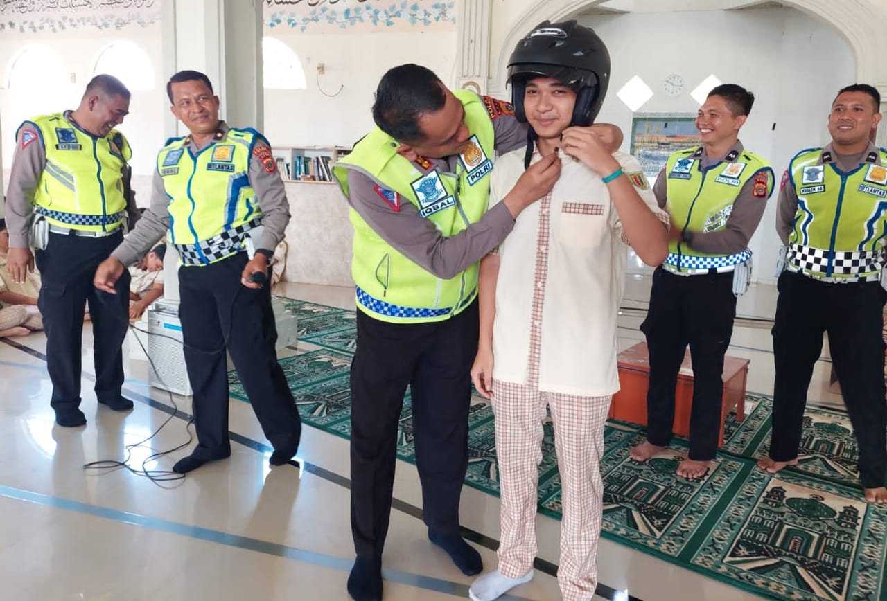 Beri Edukasi Kamseltibcar Lantas Kepada Pelajar, Ini Pesan Dirlantas Polda Aceh 1 lantas