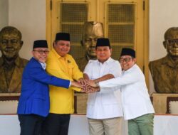 Jokowi Dibalik Deklarasi PAN-Golkar Dukung Prabowo