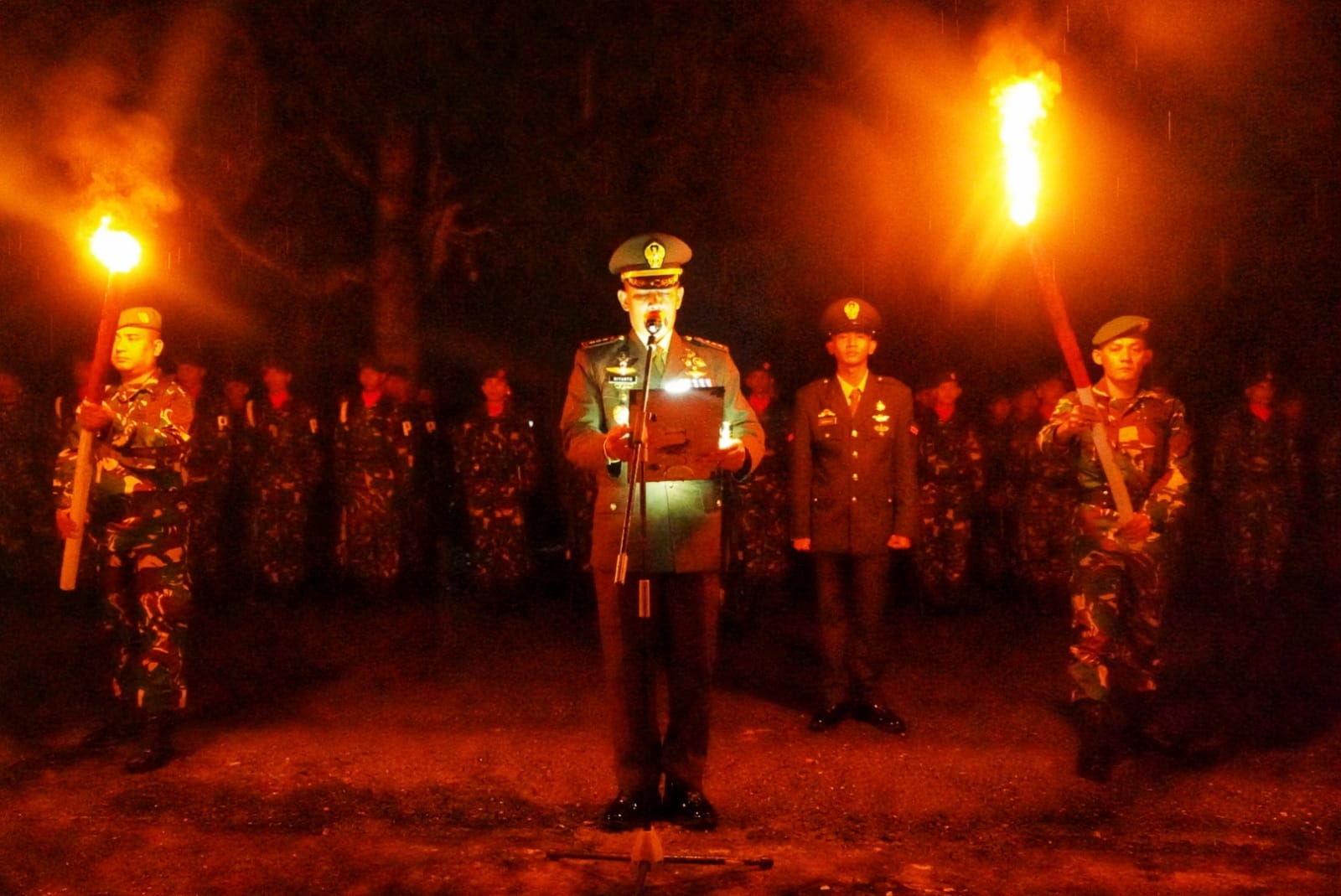 Danrem 012/TU Pimpin Apel Kehormatan dan Malam Renungan Suci di Makam Pahlawan 1 danrem