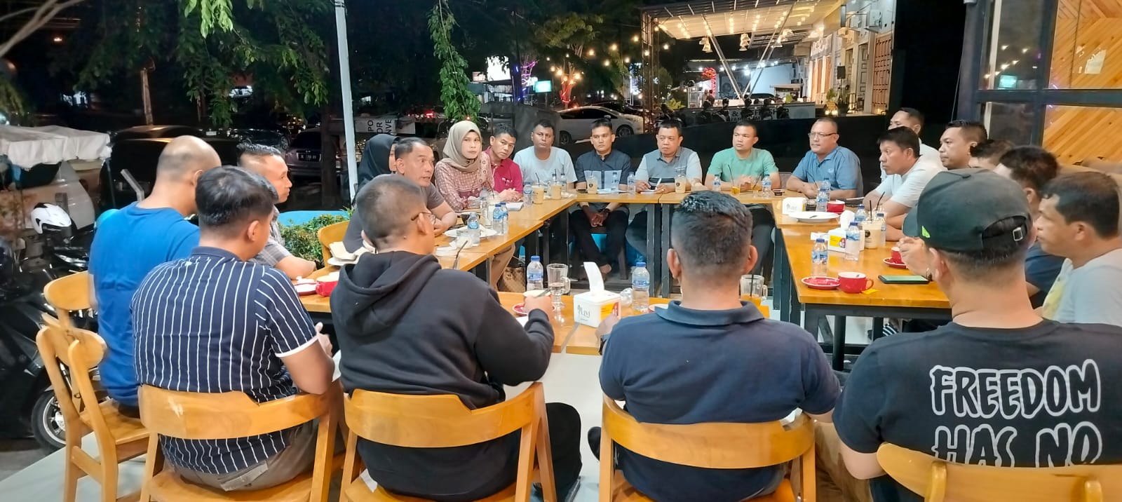 Gelar Ngopi Curhat, Dirlantas Polda Aceh Cari Solusi Turunkan Angka Kecelakaan 1 ngopi