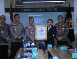 Divhumas Polri Terima Penghargaan Presisi Award Dari Lemkapi