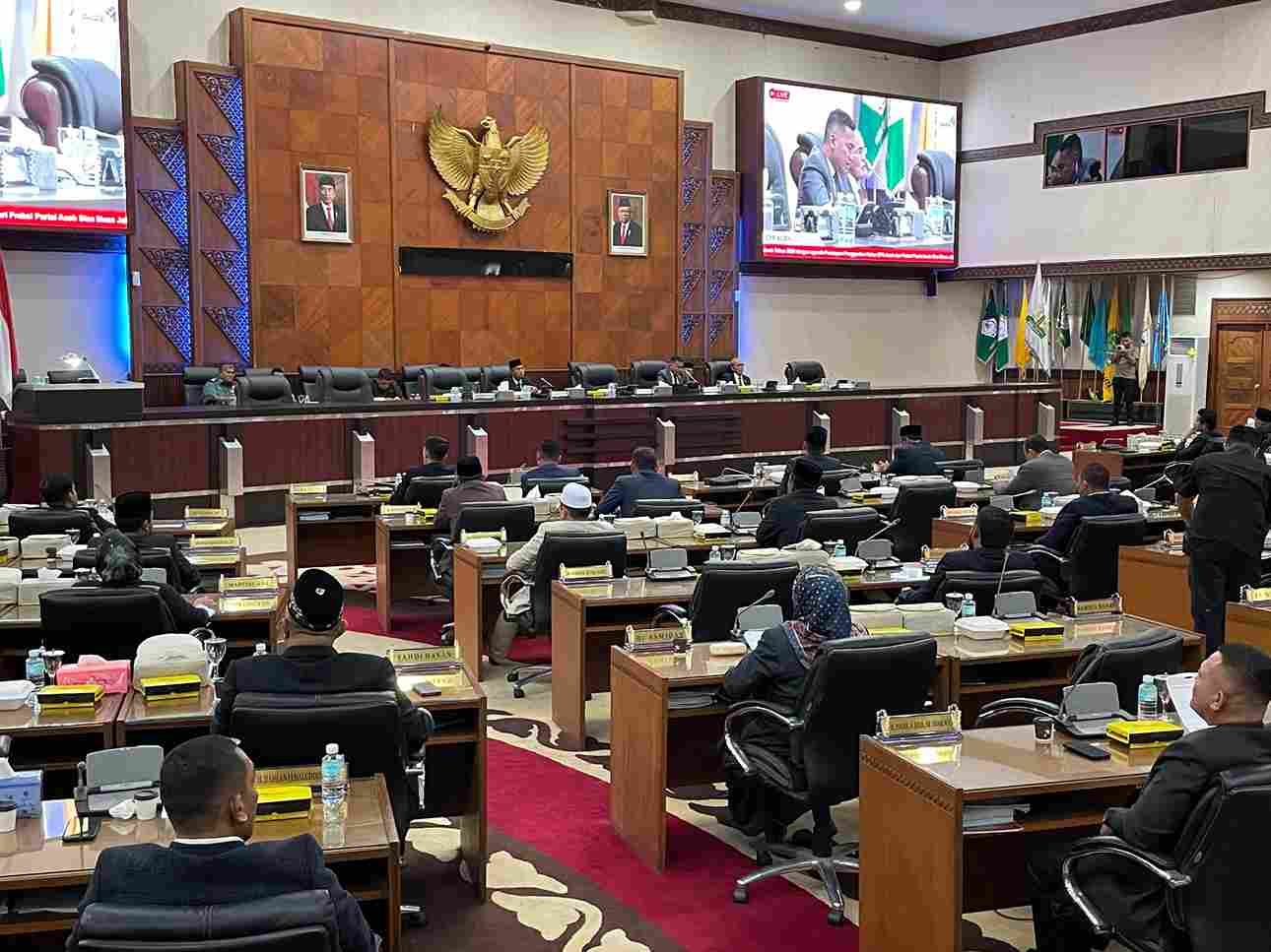 Pon Yaya Tak Hadir di Rapat Penetapan Zulfadli Jadi Ketua DPRA 1 hadir