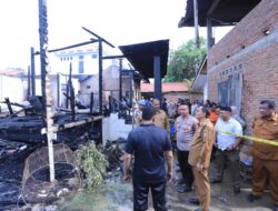 Pj Wali Kota Banda Aceh Tinjau Lokasi Kebakaran Lueng Bata