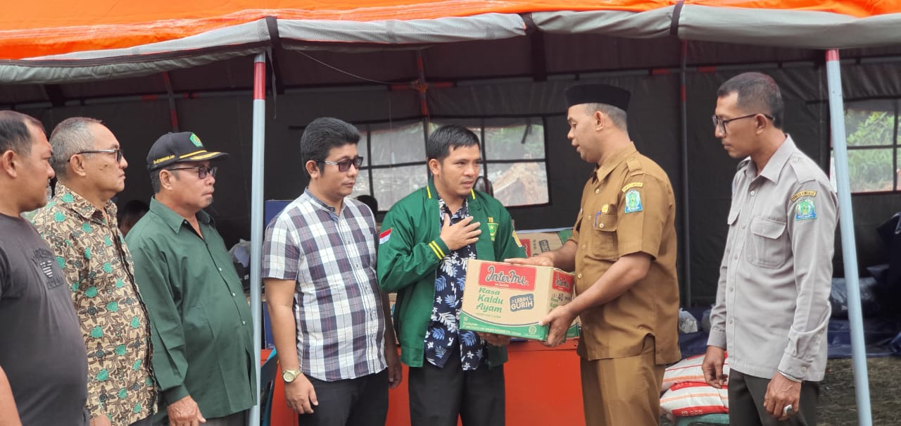 DPC PBB Simeulue Salurkan Bantuan Kebakaran 1 dpc