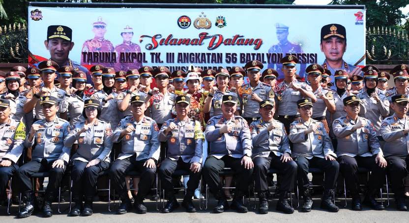 Kunjungan Taruna Akpol Angkatan 56 ke Kadiv Humas Polri