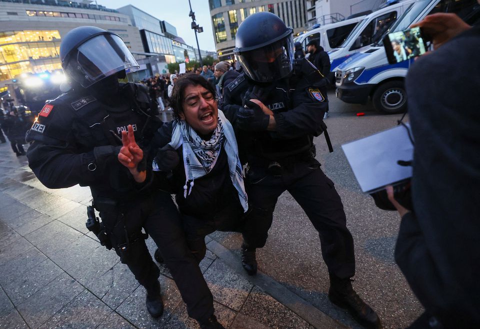 demonstrasi pro-Palestina saat konflik antara Israel dan Hamas