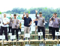 Gerakan Pelestarian Lingkungan Sebagai Perayaan HUT Humas Polri ke-72 Tahun