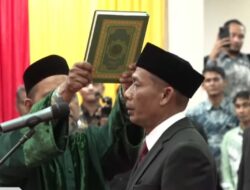 Zulfadli Resmi Dilantik Jadi Ketua DPR Aceh