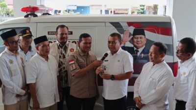 pemkab-pidie-jaya-terima-ambulans-dari-yayasan-prabowo