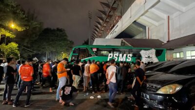 Kecewa!! Suporter Persiraja Hadang Bus PSMS Medan