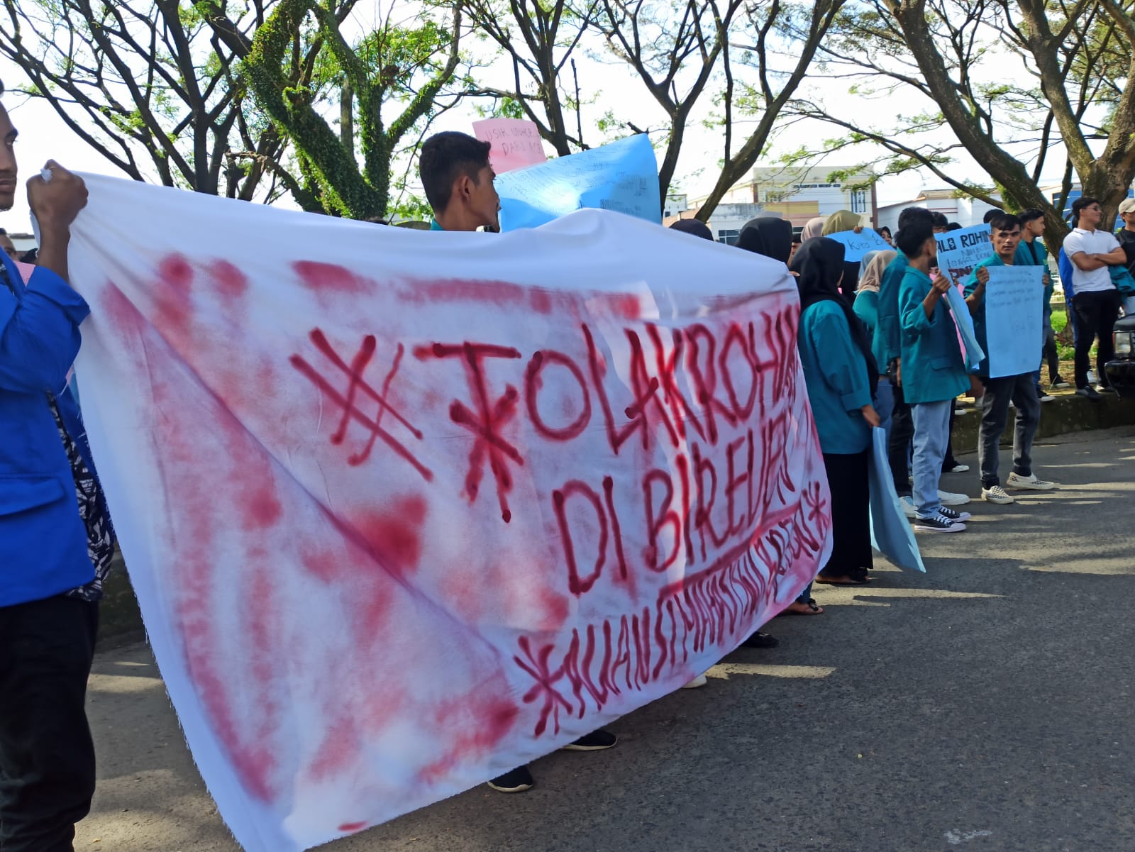 Ratusan Mahasiswa Demo Tolak Imigran Rohingya di Bireuen 1 mahasiswa-bireuen