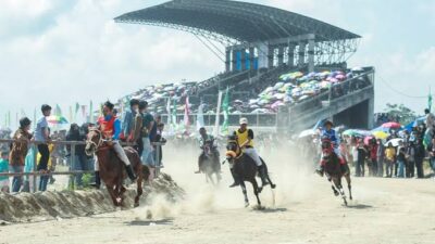 253 Kuda Berpacu di HUT Bener Meriah