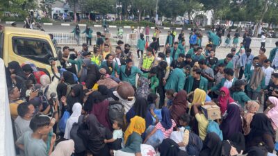 Diserbu Mahasiswa, Imigran Rohingya Menangis Ketakutan