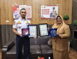 Dua SKPK Aceh Barat Terima Penghargaan 