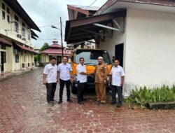 DLHK Aceh Barat Terima Truk dan Enam Kontainer dari PUPR