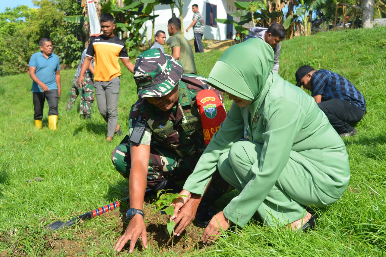 TNI Tanam 200 Pohon Mahoni di Pedalaman Desa Lhokseumawe 1 20241026 6eb618b2 481c 4baf 80c3 90f70d6dd1ce