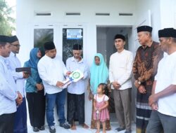Pj Bupati Serahkan Rumah Bantuan Tahan Gempa di Aceh Besar