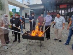 Kejari Lhokseumawe Musnahkan Ribuan Butir Ekstasi dan Sabu