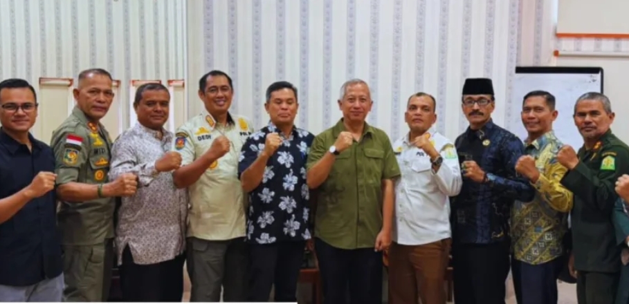 KaSatpol PP dan WH Aceh menerima kunjungan silaturahmi dari Direktur Satuan Polisi Pamong Praja dan Perlindungan Masyarakat Kementerian Dalam Negeri, Sri Handoko Taruna, Makosat Pol PP-WH Ace, Banda Aceh, Kamis (12/3/2026).