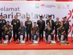 Peringati Hari Pahlawan, Pemerintah Aceh Beri Bingkisan Kepada Keluarga Pejuang Kemerdekaan