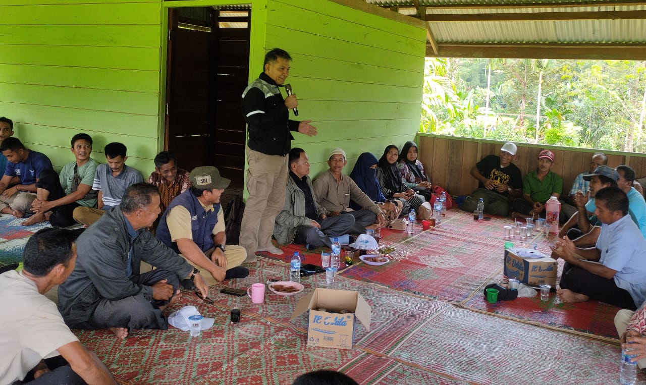 Ahmad Danion Hadiri Kenduri Manok Ahai di Desa Lambaya 1 ahmad-danion