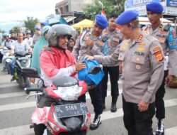 Dirpolairud Polda Aceh Turun Langsung Bagikan Takjil untuk Masyarakat
