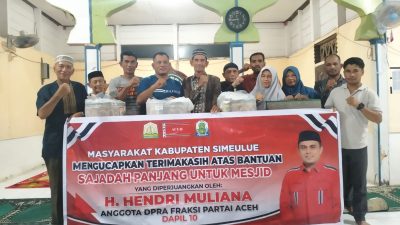 Wujud Kepedulian, Anggota DPRA H. Hendri Muliana Salurkan Bantuan Sajadah Panjang untuk Masjid At-Taqwa di Simeulue 8 IMG 20260709 WA0000