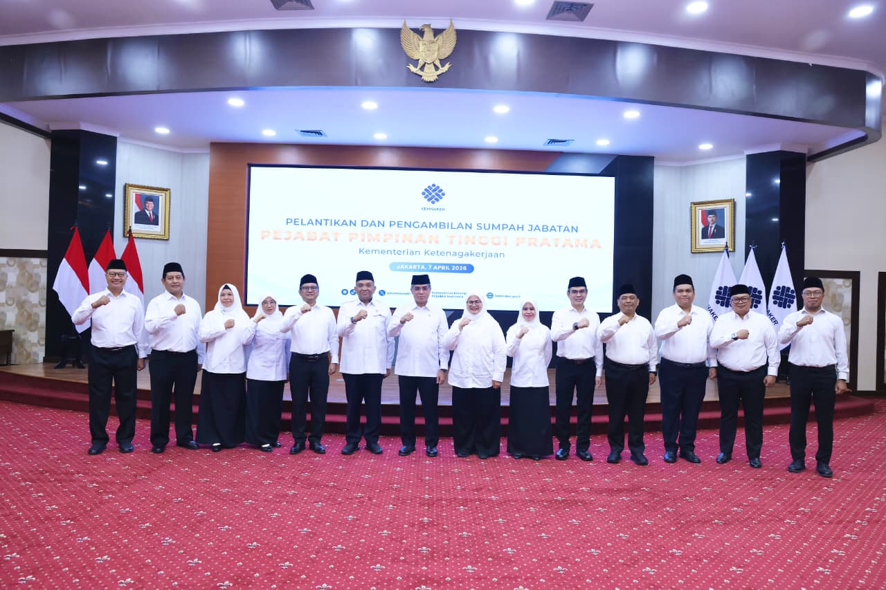 Lantik 12 Pejabat Menaker Jabatan Bukan Sekadar Posisi Layanan Publik Harus Jadi Prioritas 5