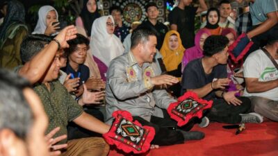 Pj Bupati Bener Meriah, Haili Yoga saat bermain didong