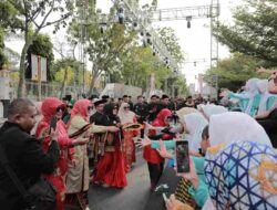 Rapai Geleng Pukau Penonton Pawai Budaya Apeksi Komwil I Sumatera