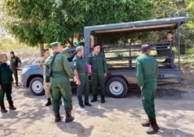 Satuan Polisi Pamong Praja dan Wilayatul Hisbah Aceh melaksanakan patroli operasi keliling rutin dalam rangka pengawasan penerapan Syariat Islam di wilayah Banda Aceh, Minggu (22/2/2026).